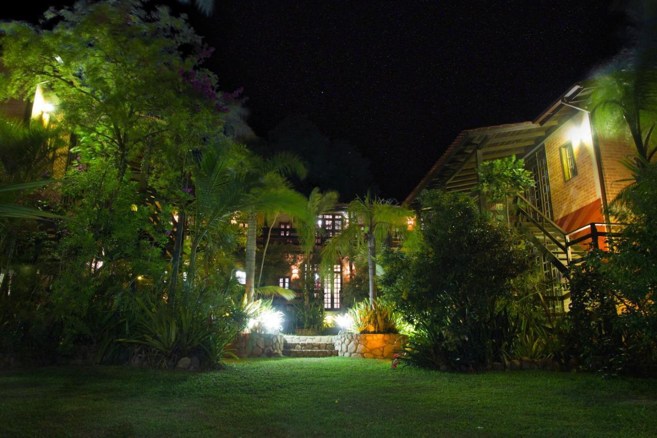 Bed & Breakfast Alem Do Jardim